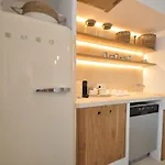 Llonga's Guest house 4*