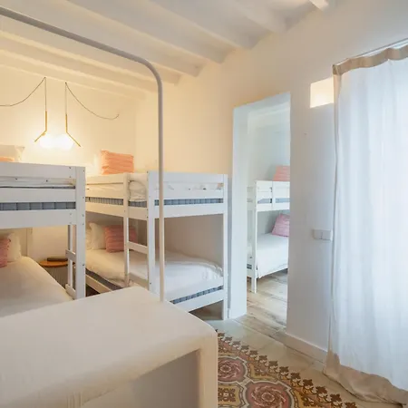 Πανσιόν Llonga's 4*