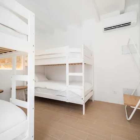 Llonga's Guest house
